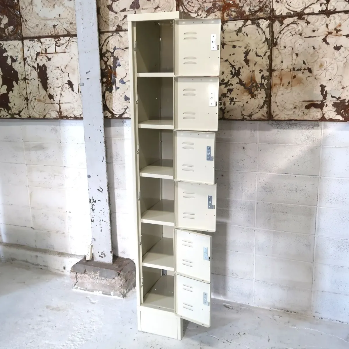 Hallowell メタルロッカー