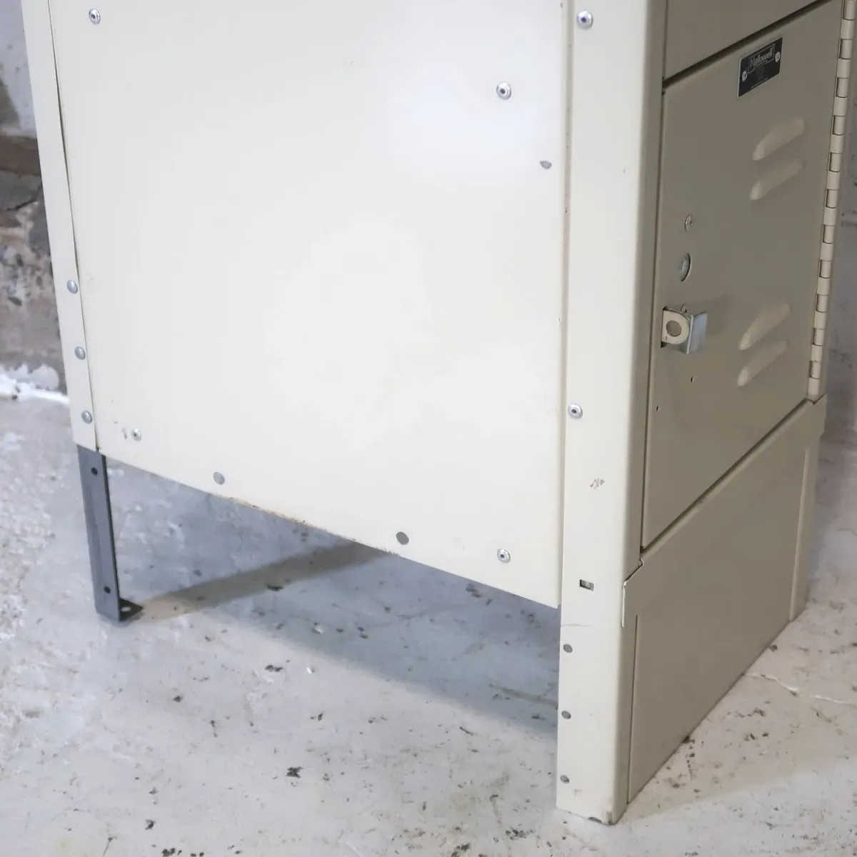 Hallowell メタルロッカー