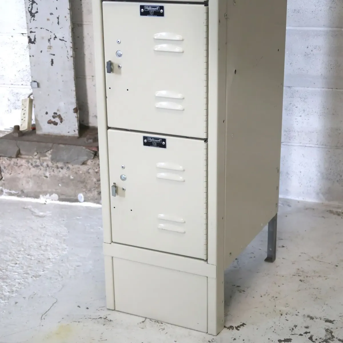 Hallowell メタルロッカー