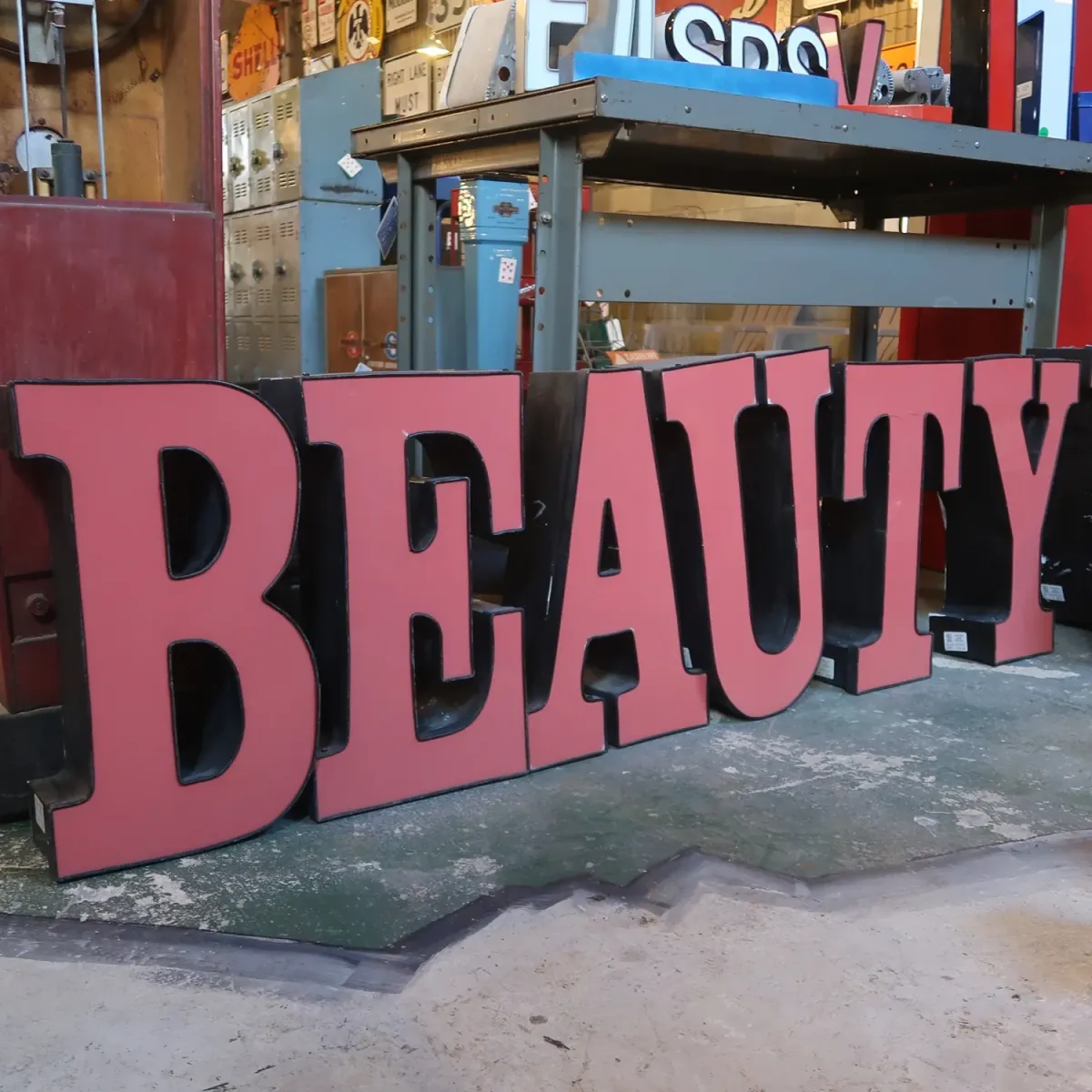 ビンテージ レターサイン U