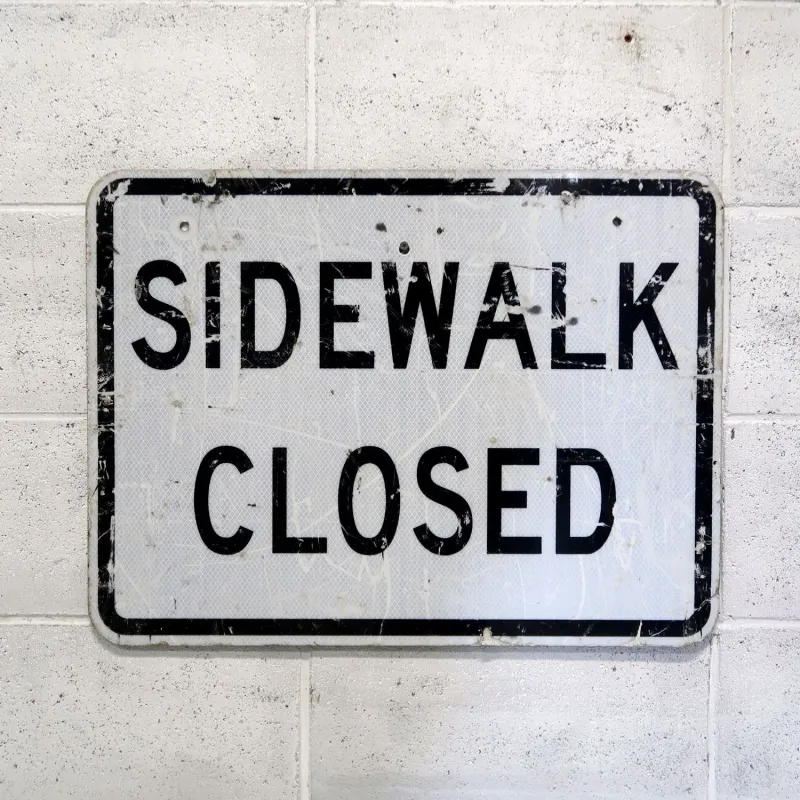 SIDEWALK CLOSED ロードサイン