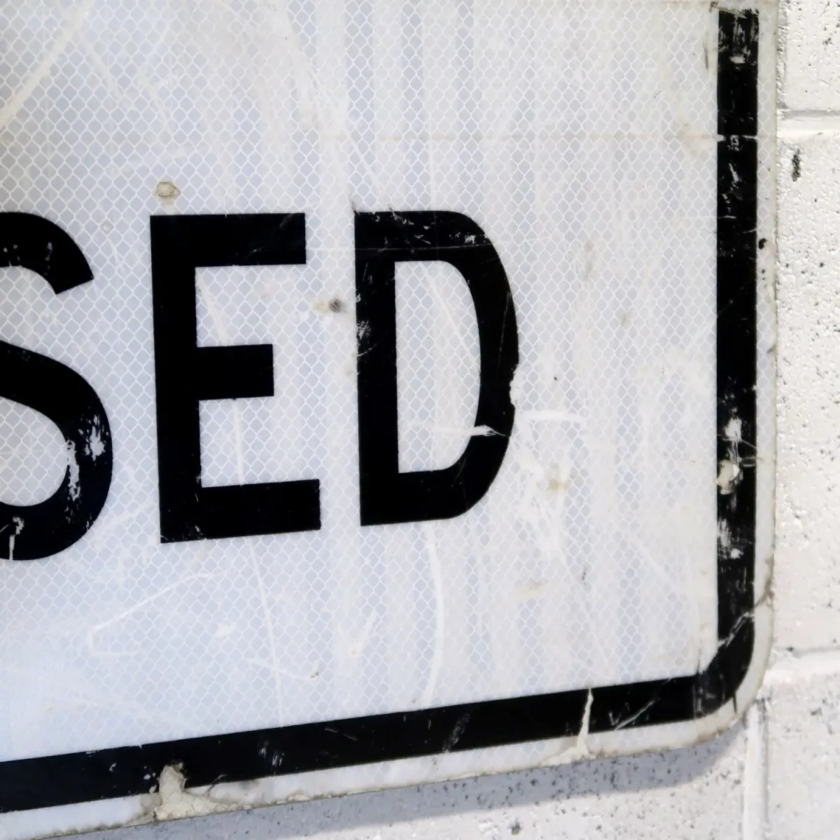 SIDEWALK CLOSED ロードサイン