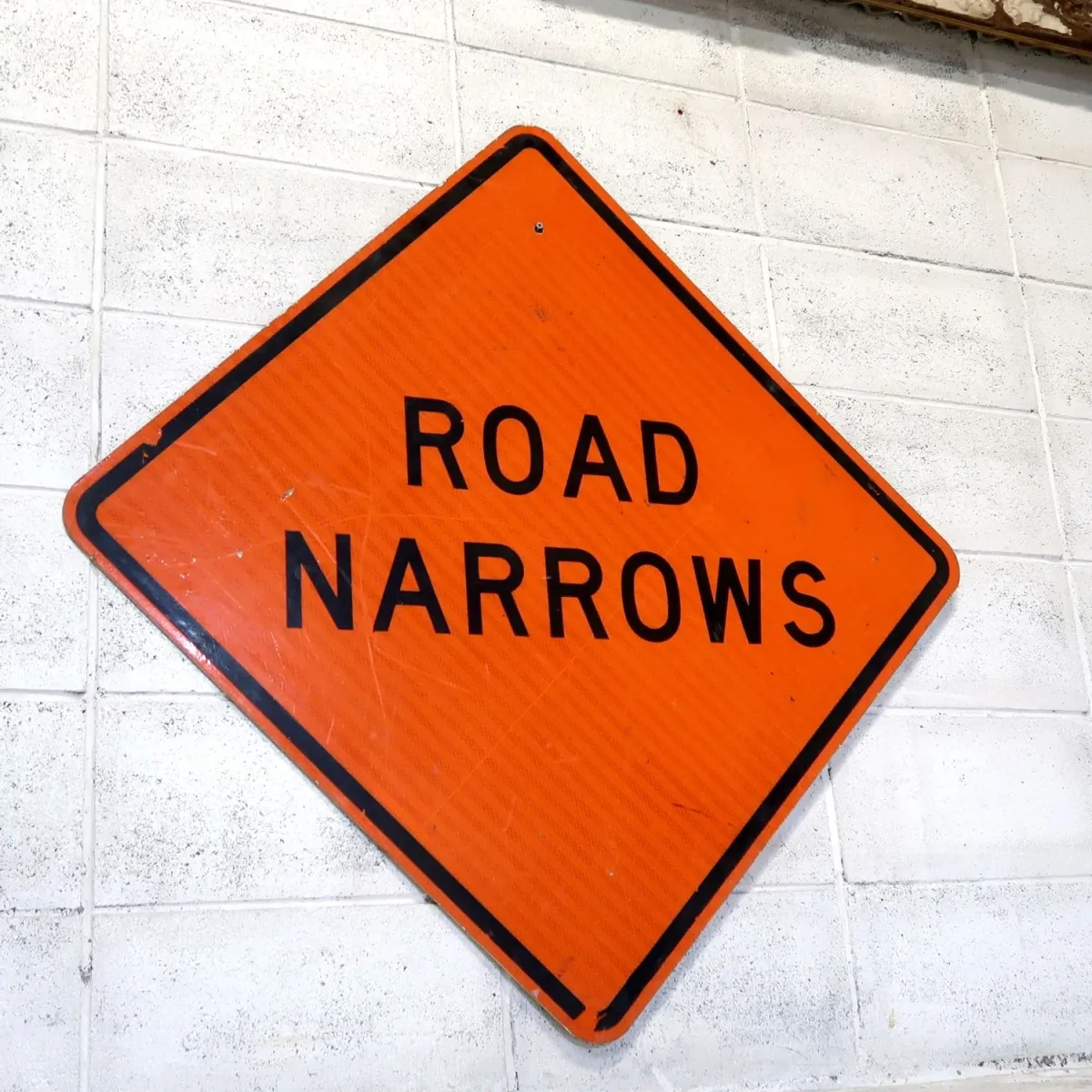 ROAD NARROWS 大型ロードサイン