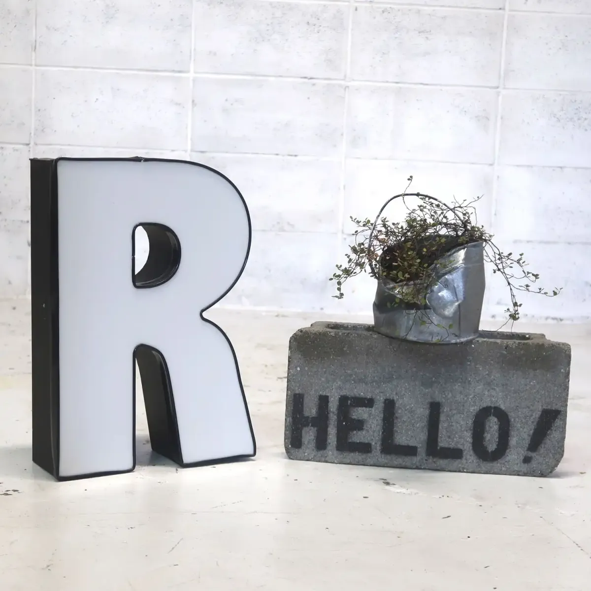 ビンテージ レターサイン R