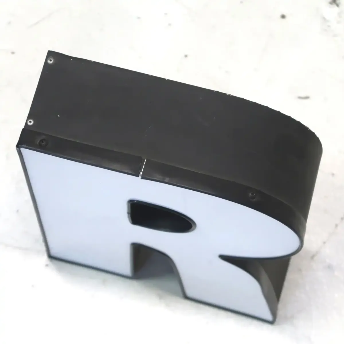 ビンテージ レターサイン R