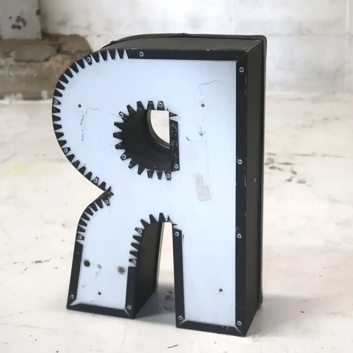 ビンテージ レターサイン R