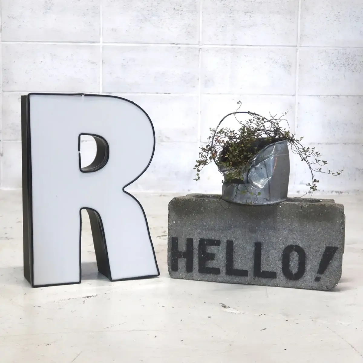 ビンテージ レターサイン R