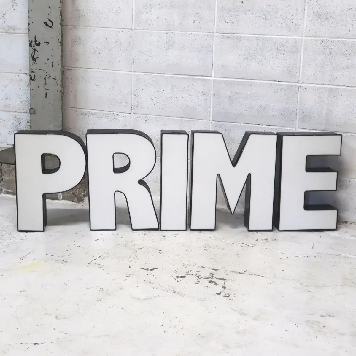 ビンテージ レターサイン R