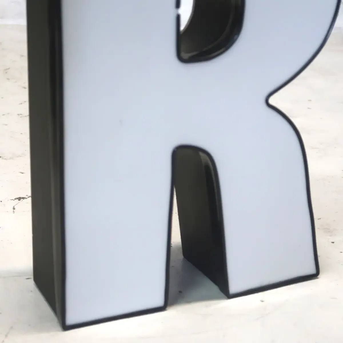 ビンテージ レターサイン R