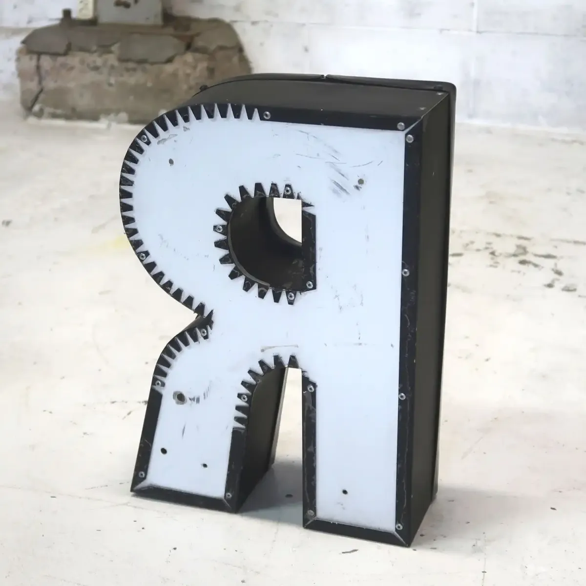 ビンテージ レターサイン R