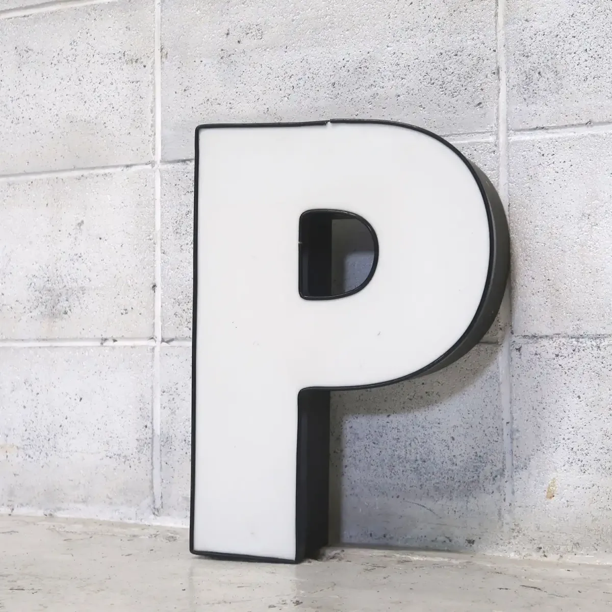 ビンテージ レターサイン P