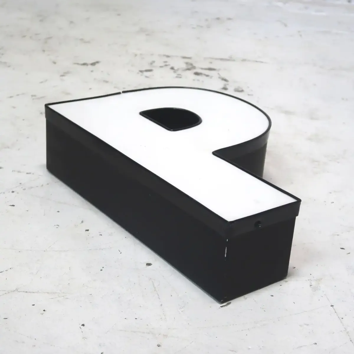 ビンテージ レターサイン P