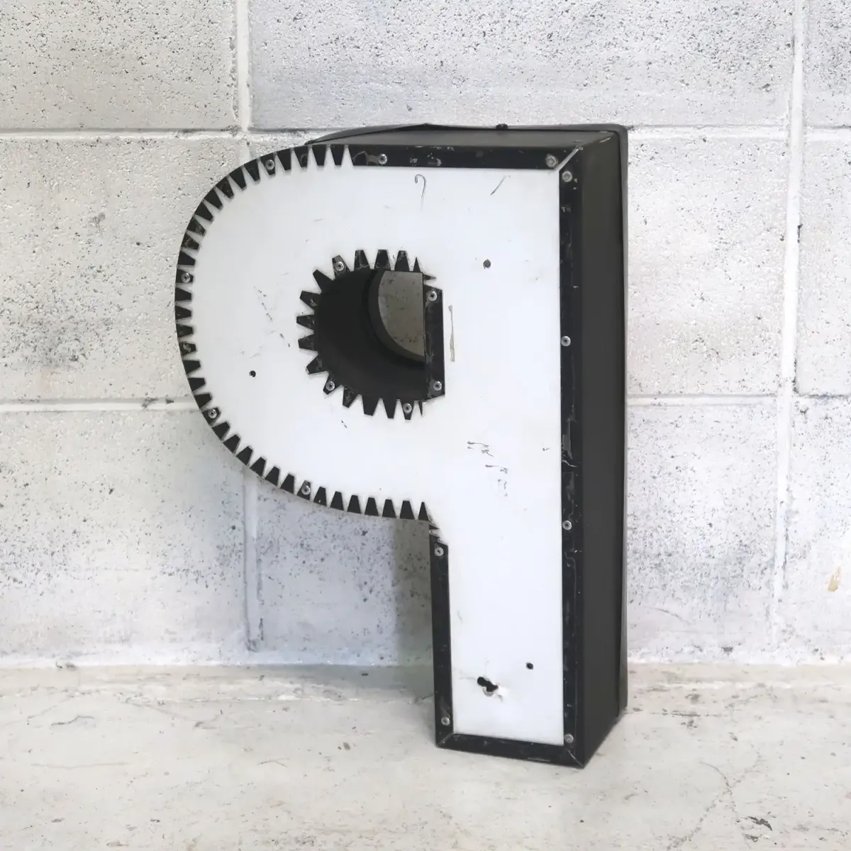 ビンテージ レターサイン P