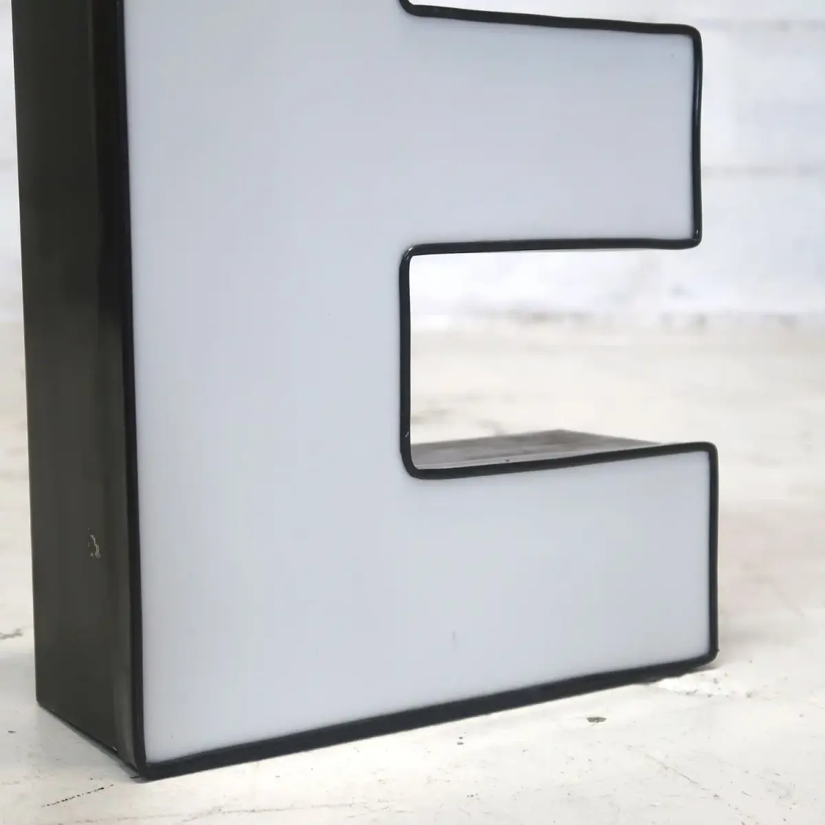 ビンテージ レターサイン E