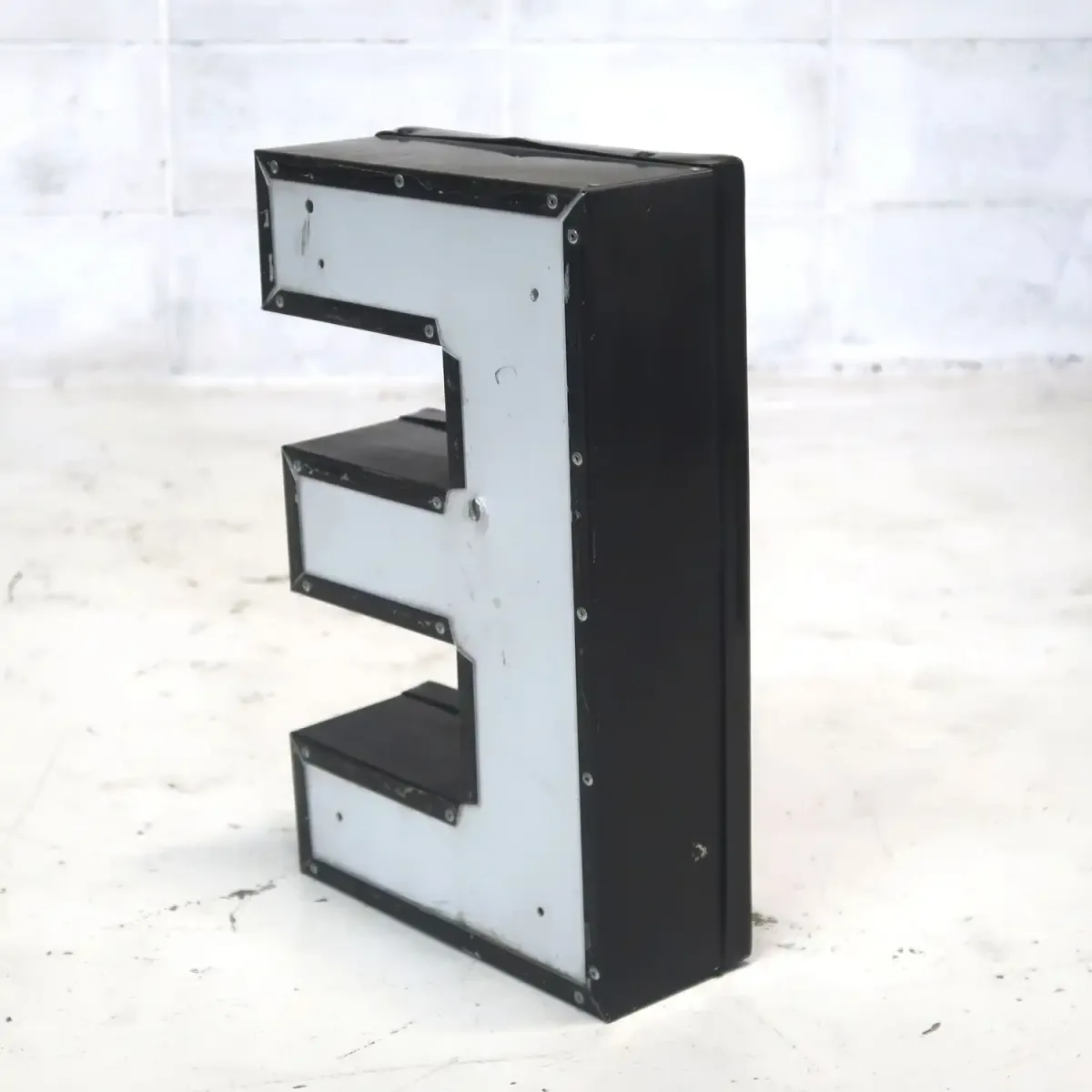 ビンテージ レターサイン E