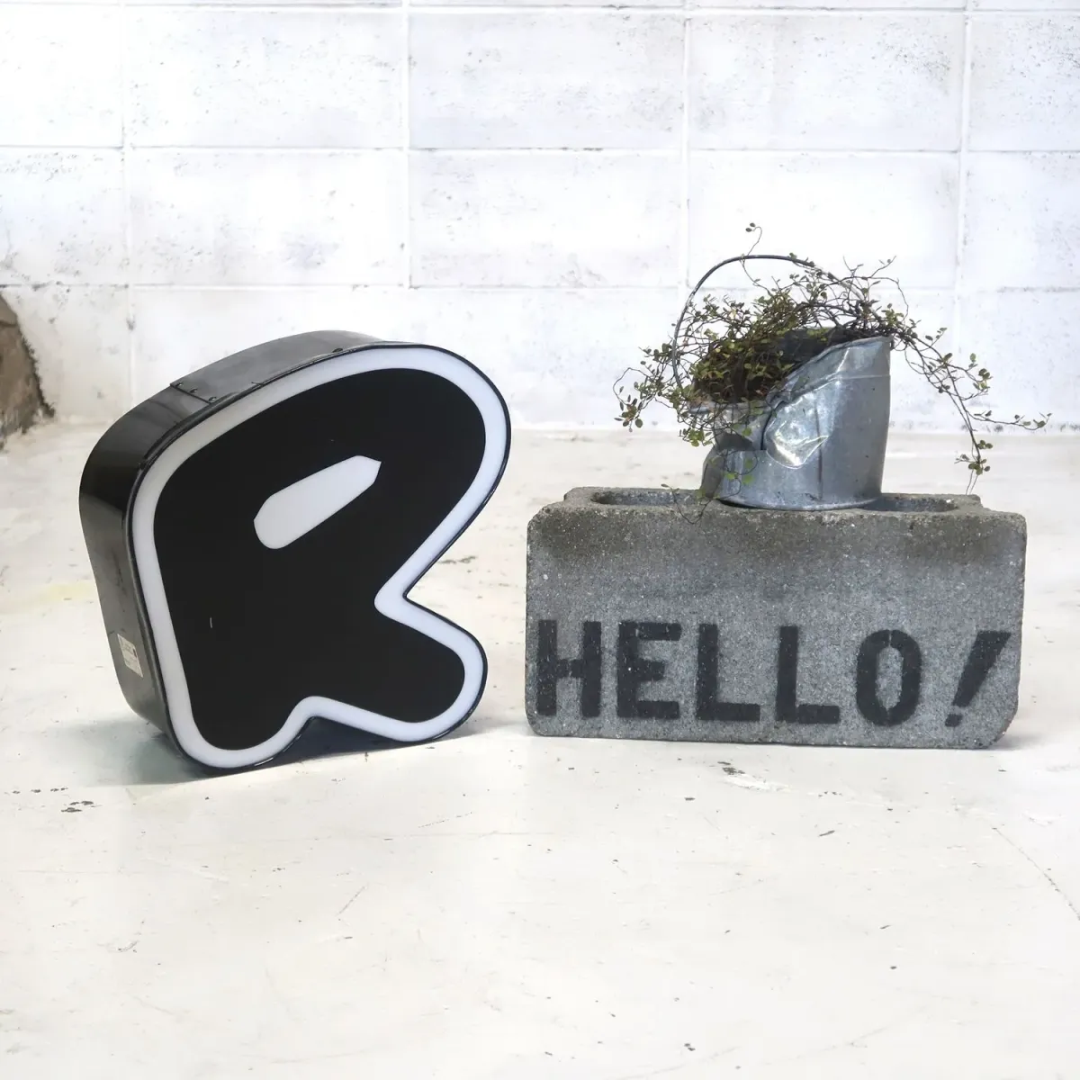 ビンテージ レターサイン R