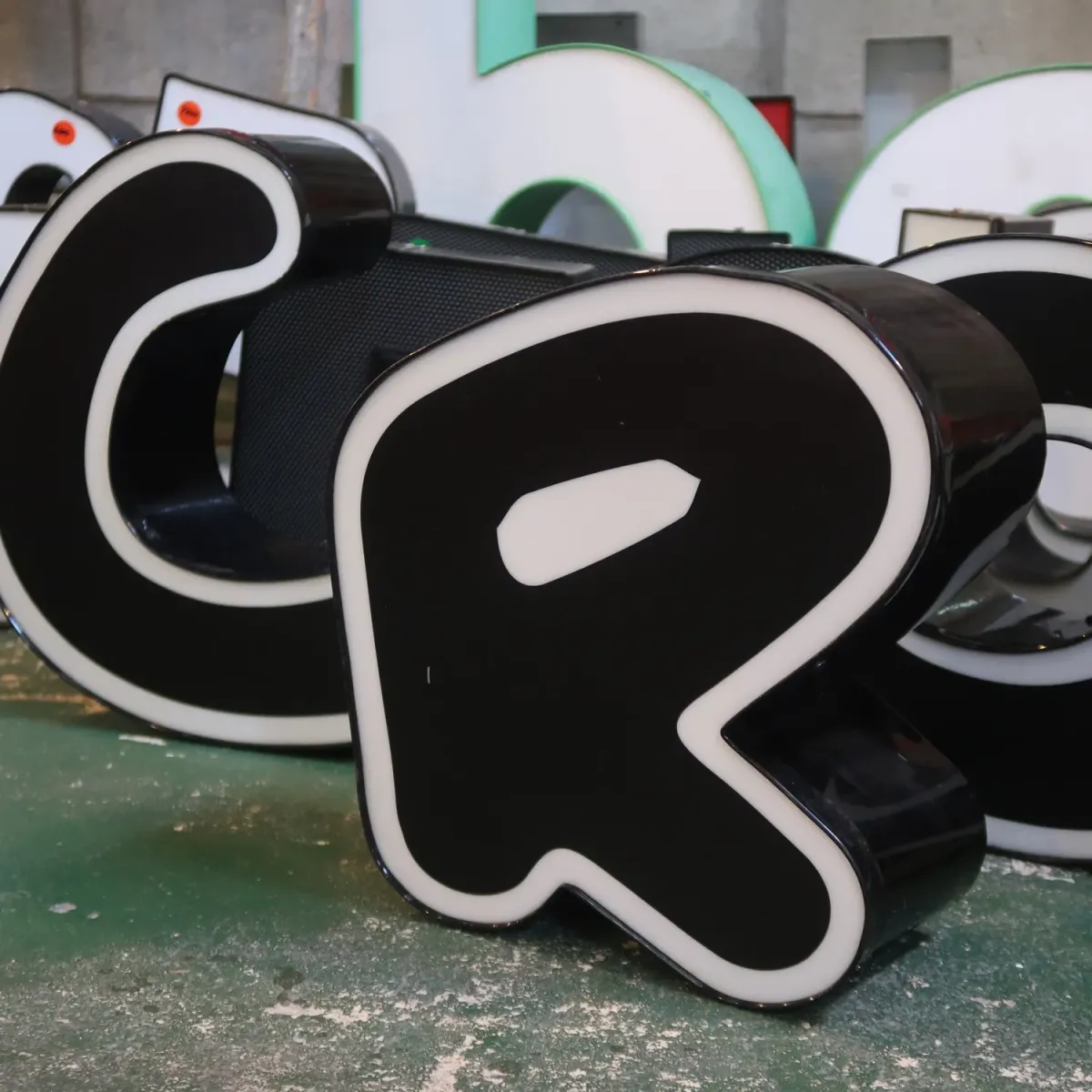 ビンテージ レターサイン R