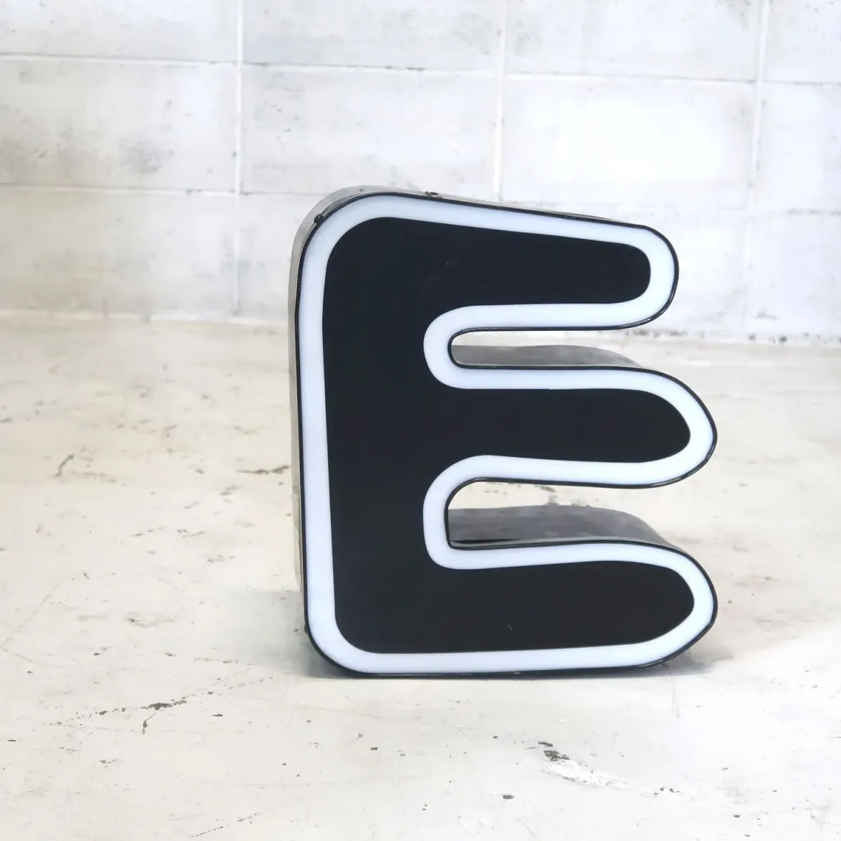 ビンテージ レターサイン E