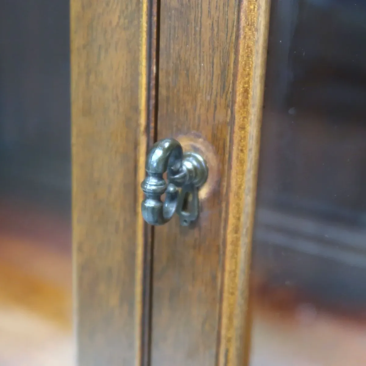 BASSETT FURNITURE アンティーク カップボード