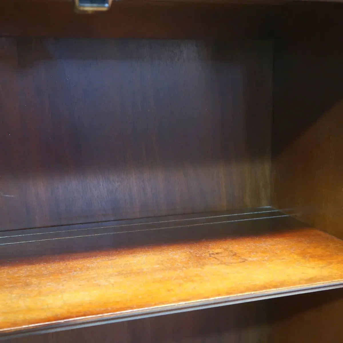 BASSETT FURNITURE アンティーク カップボード