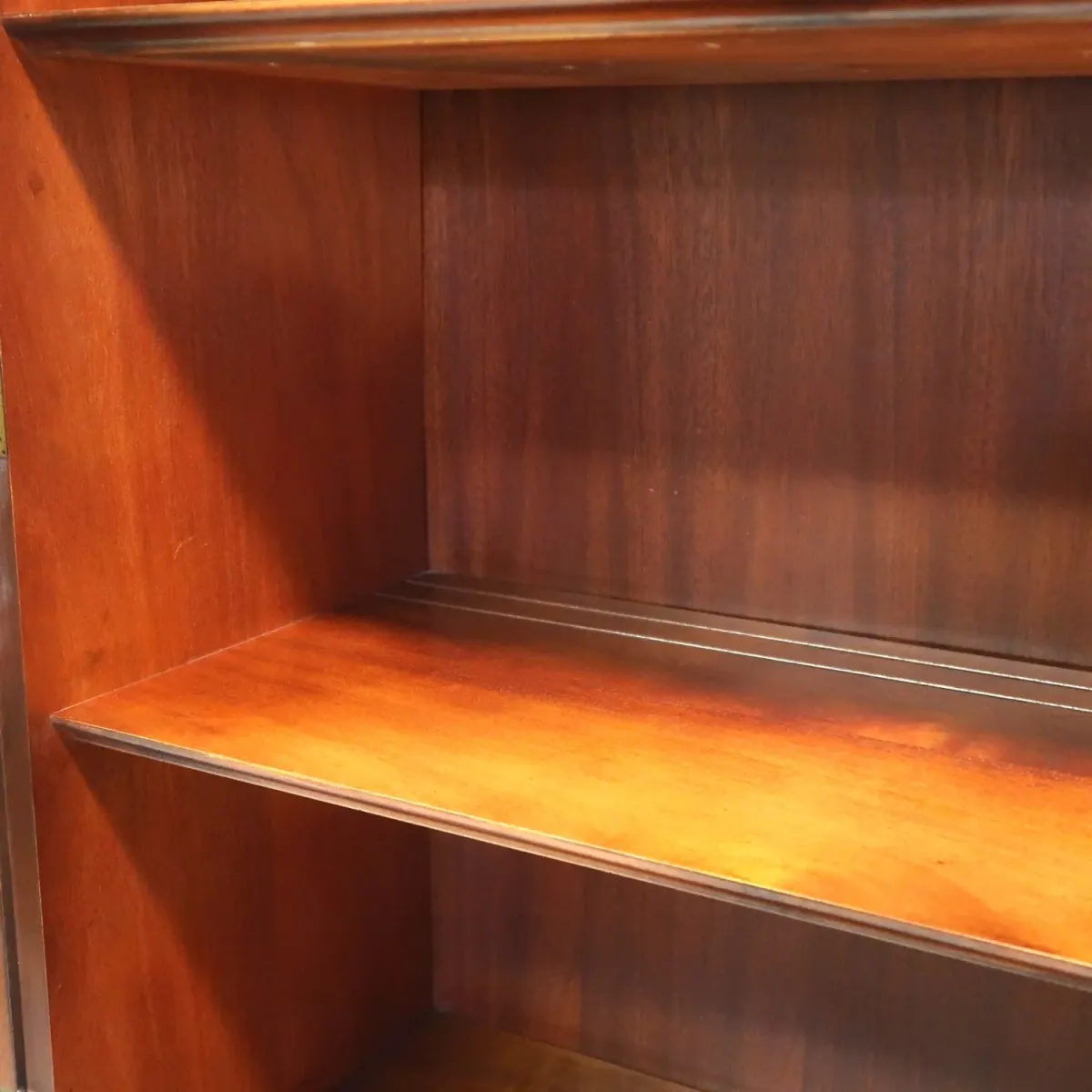 BASSETT FURNITURE アンティーク カップボード