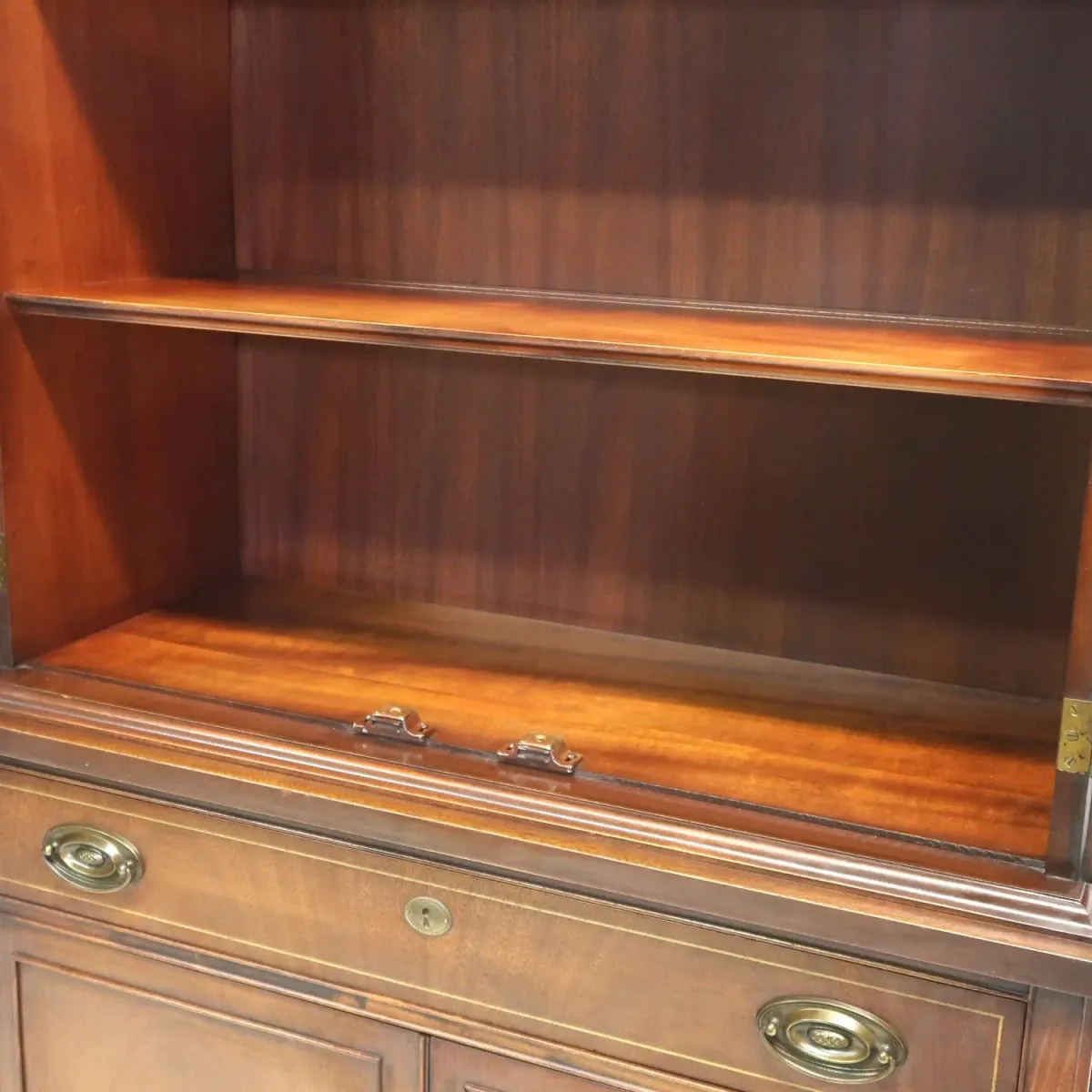 BASSETT FURNITURE アンティーク カップボード