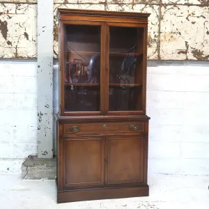 BASSETT FURNITURE アンティーク カップボード