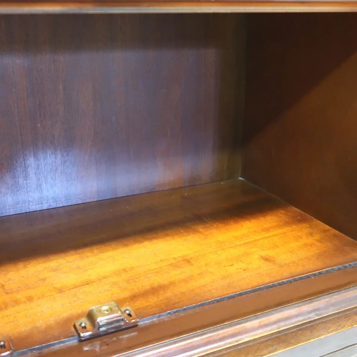 BASSETT FURNITURE アンティーク カップボード