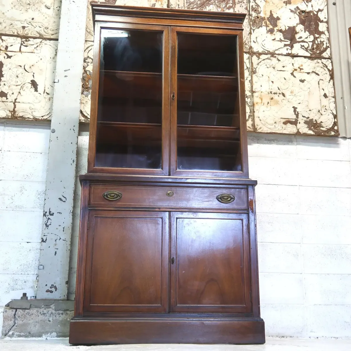 BASSETT FURNITURE アンティーク カップボード