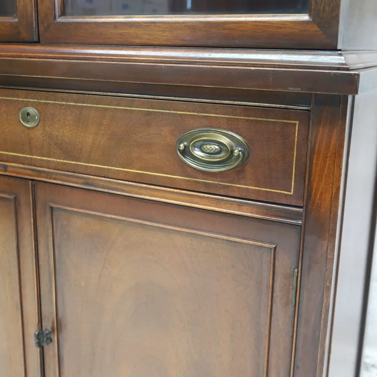 BASSETT FURNITURE アンティーク カップボード