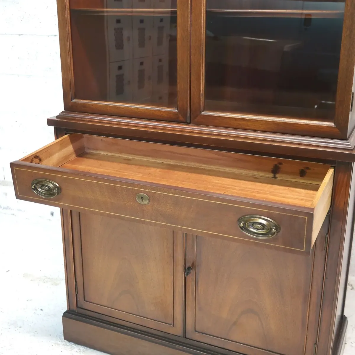 BASSETT FURNITURE アンティーク カップボード