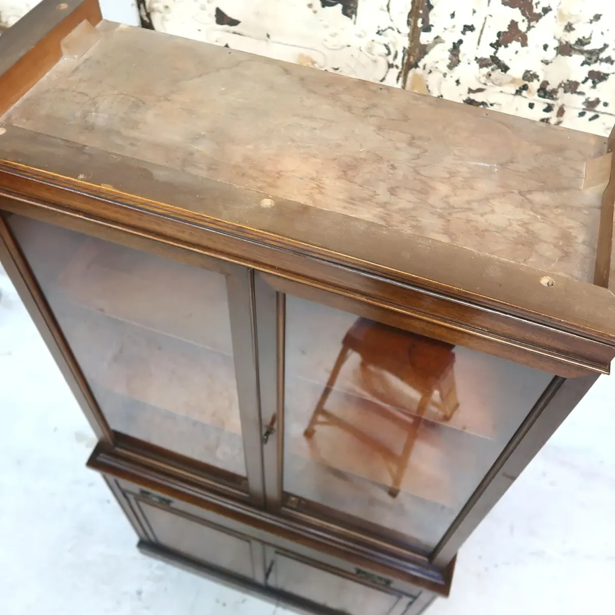 BASSETT FURNITURE アンティーク カップボード