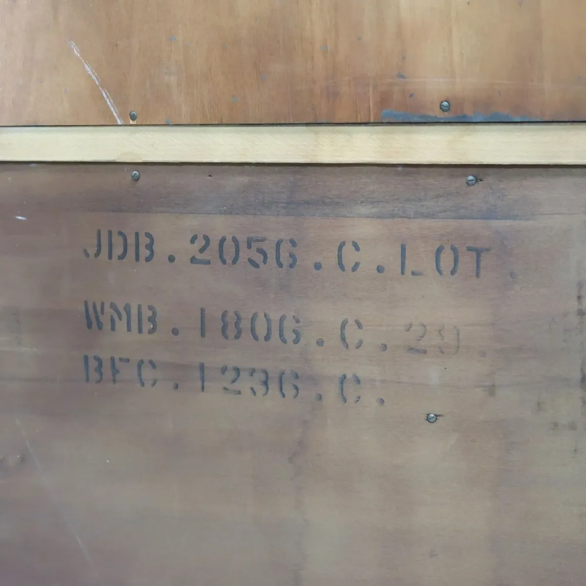 BASSETT FURNITURE アンティーク カップボード