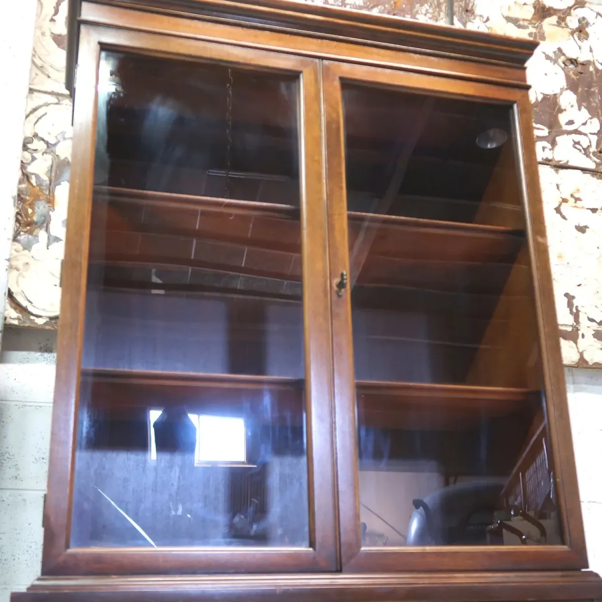 BASSETT FURNITURE アンティーク カップボード