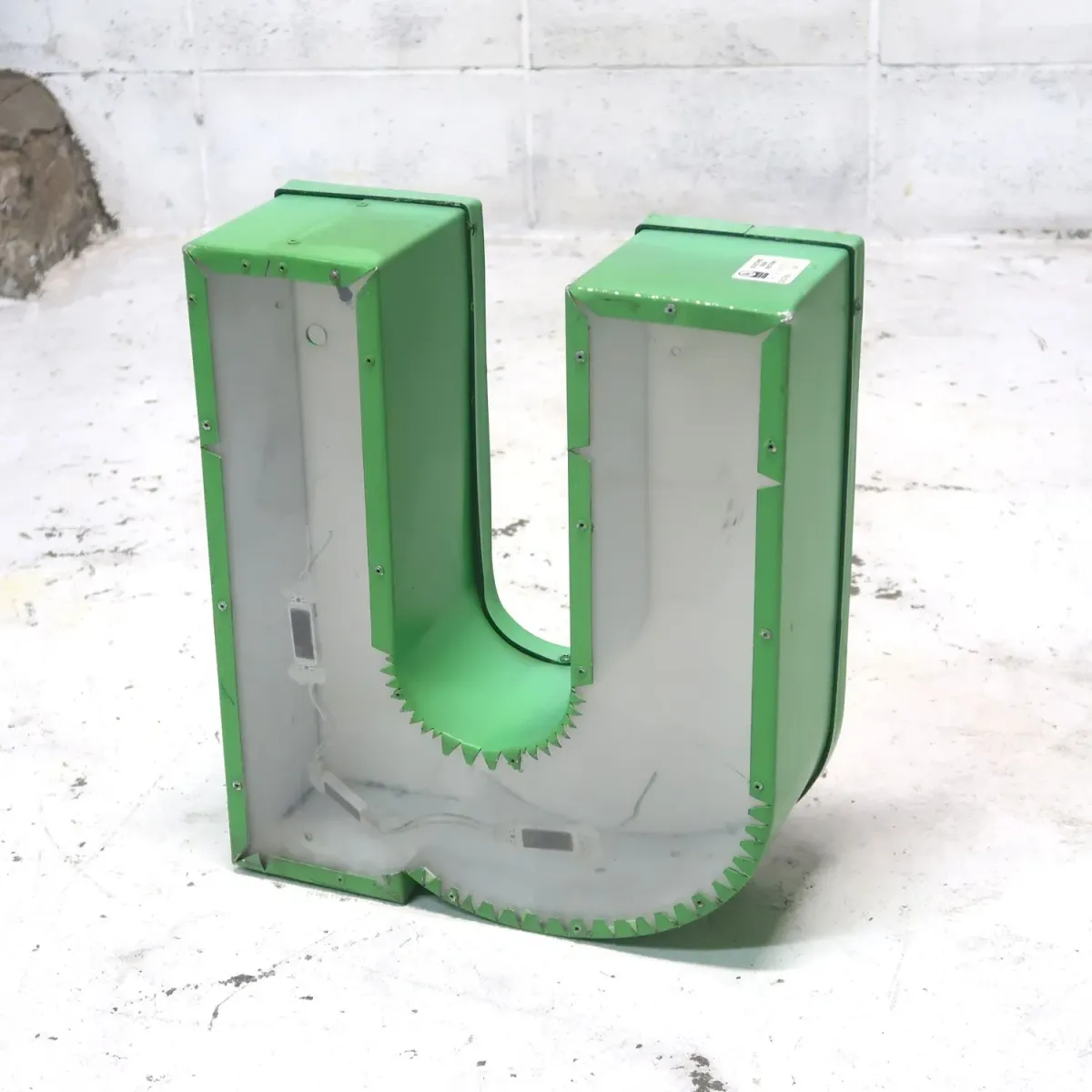 ビンテージ レターサイン u