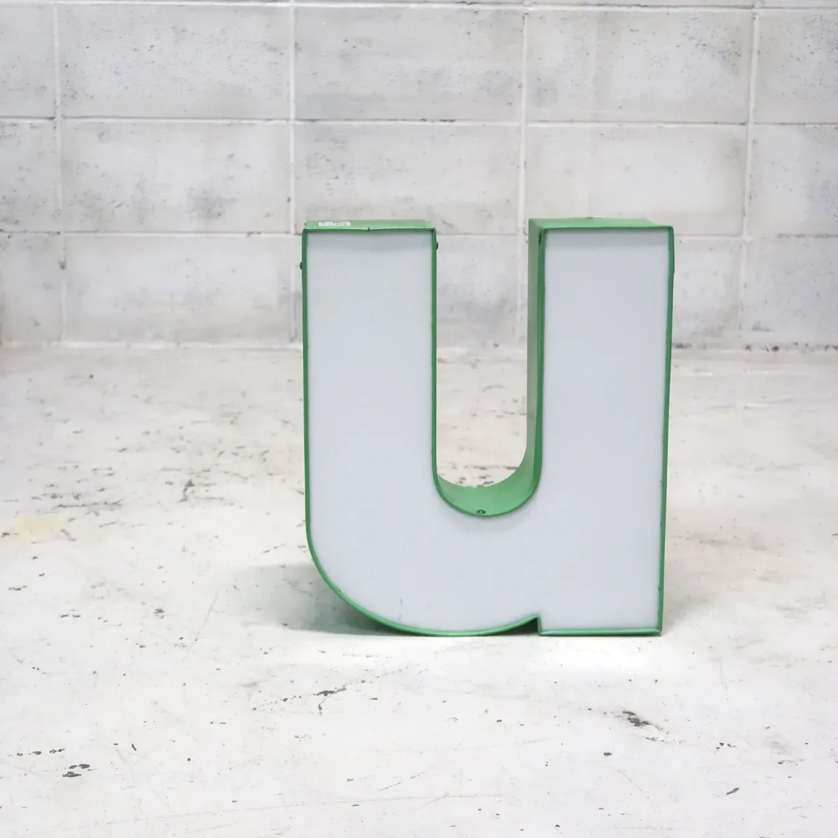 ビンテージ レターサイン u