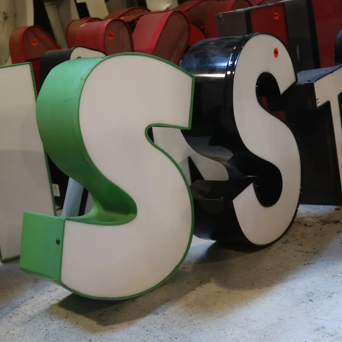 ビンテージ レターサイン s