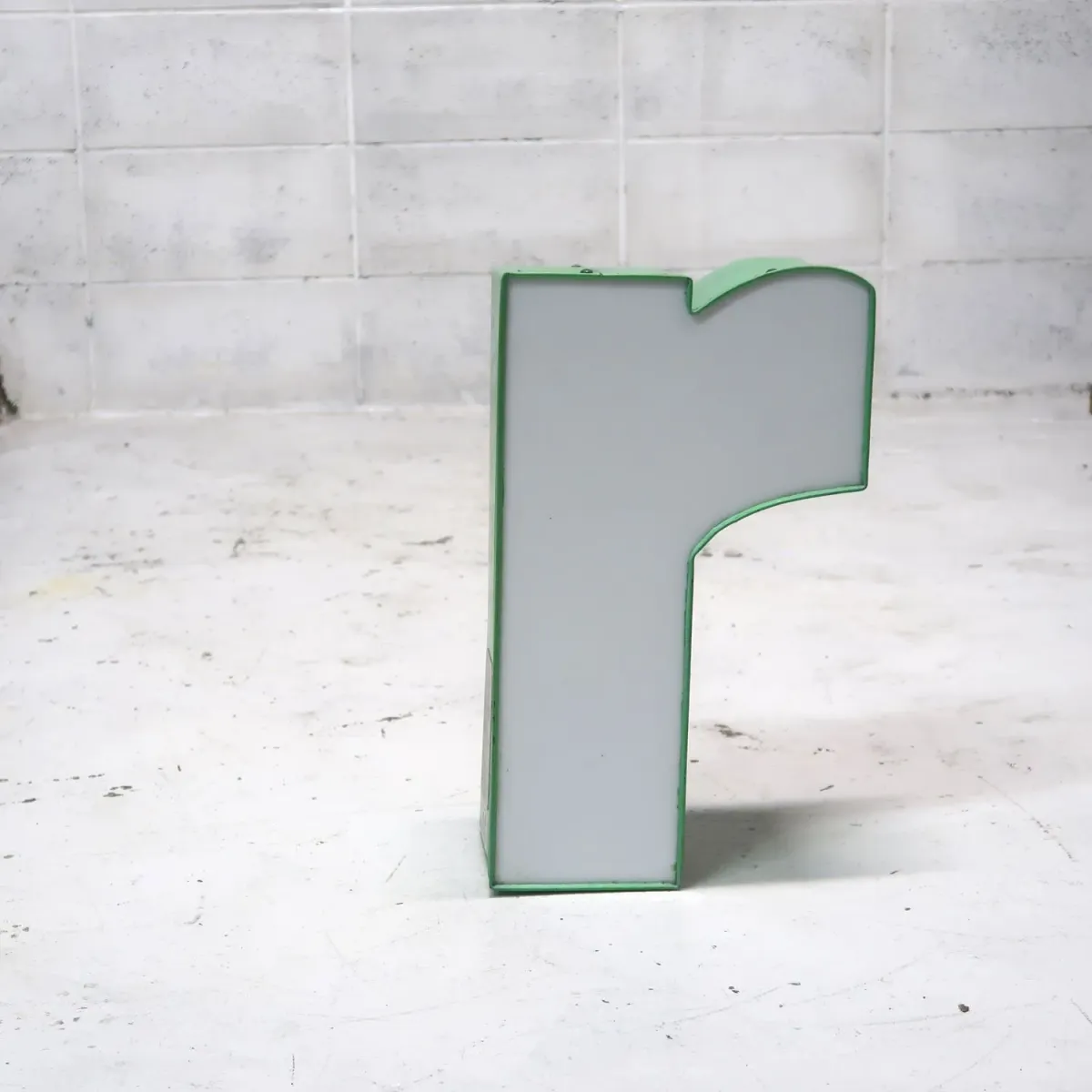 ビンテージ レターサイン r