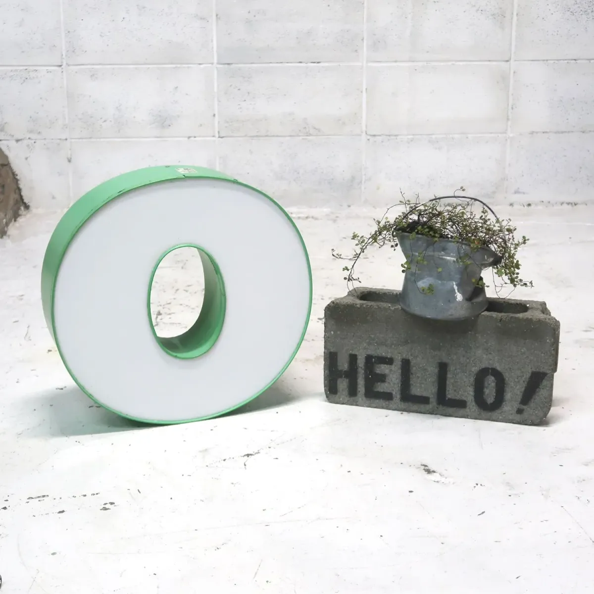 ビンテージ レターサイン o