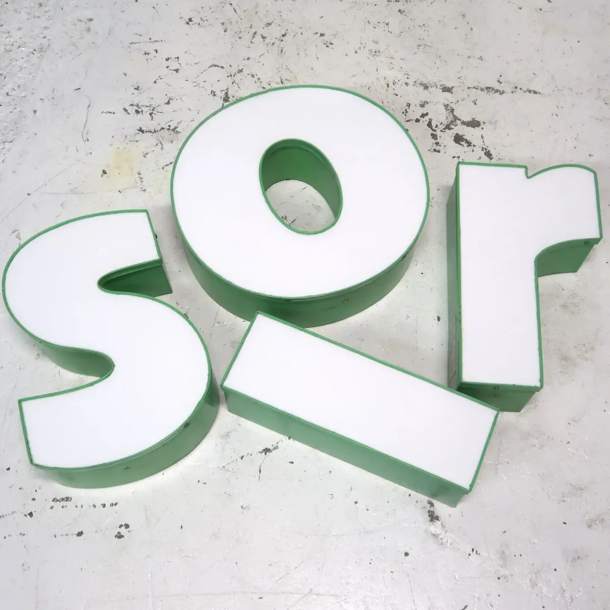 ビンテージ レターサイン o