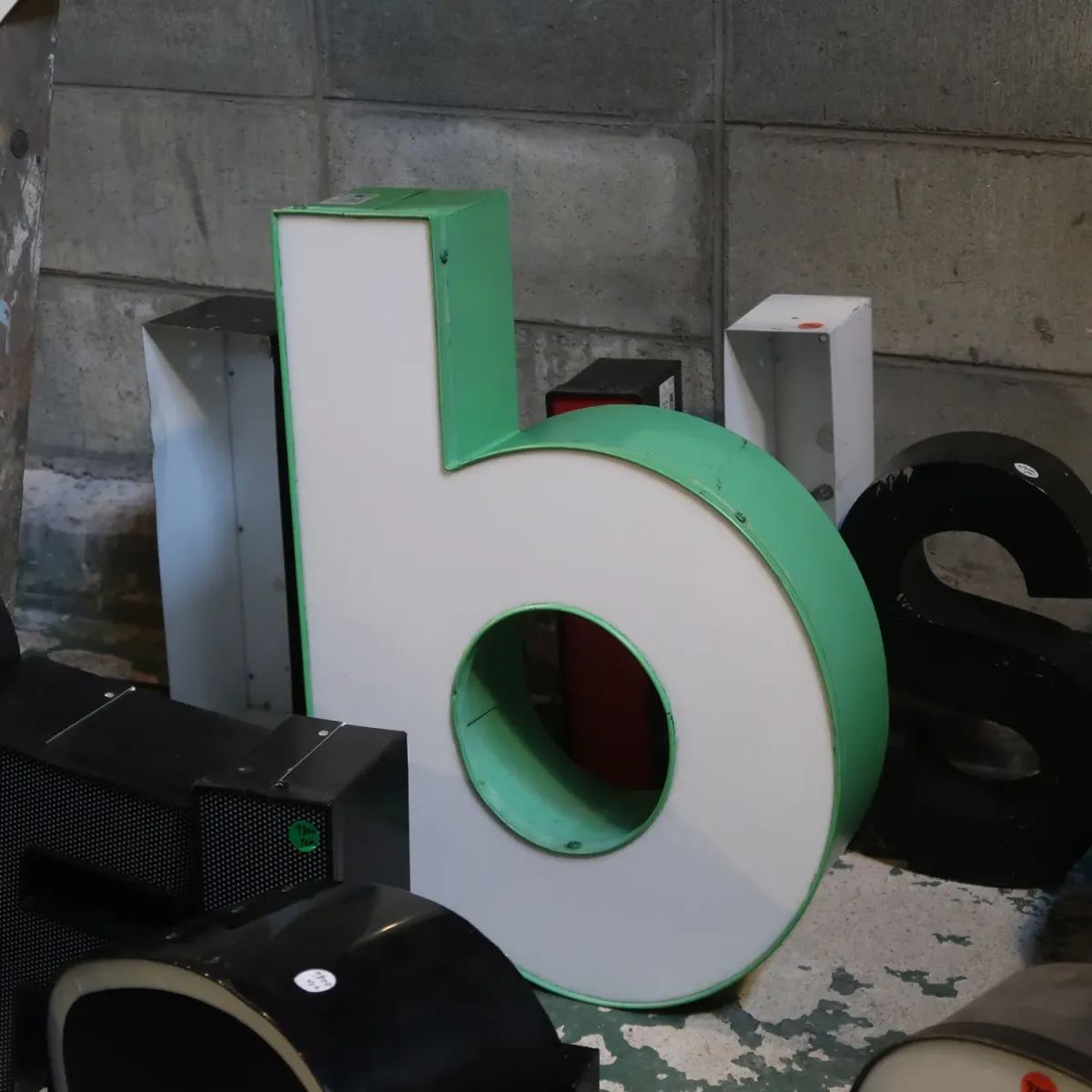 ビンテージ レターサイン b