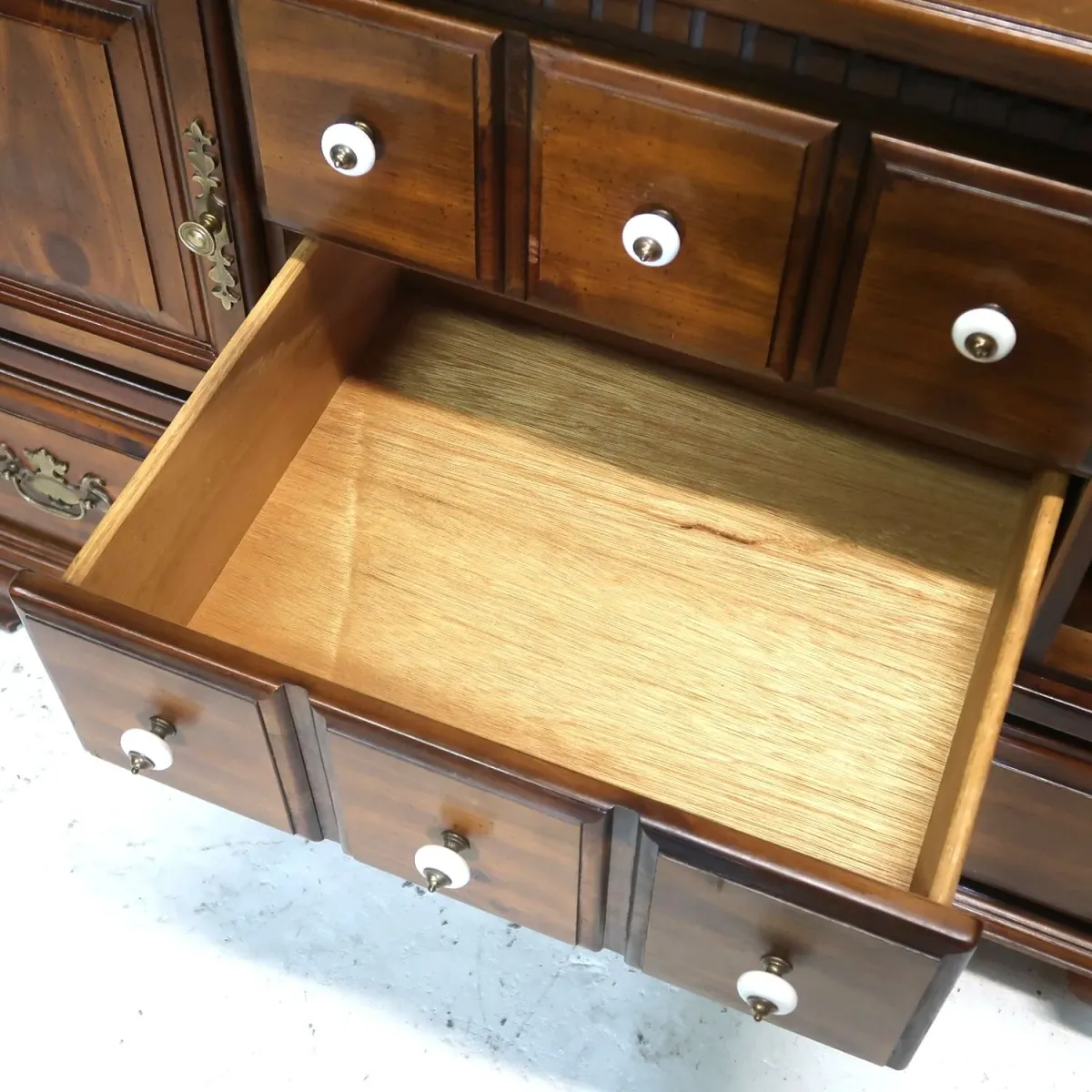 BASSETT FURNITURE アンティーク サイドボード