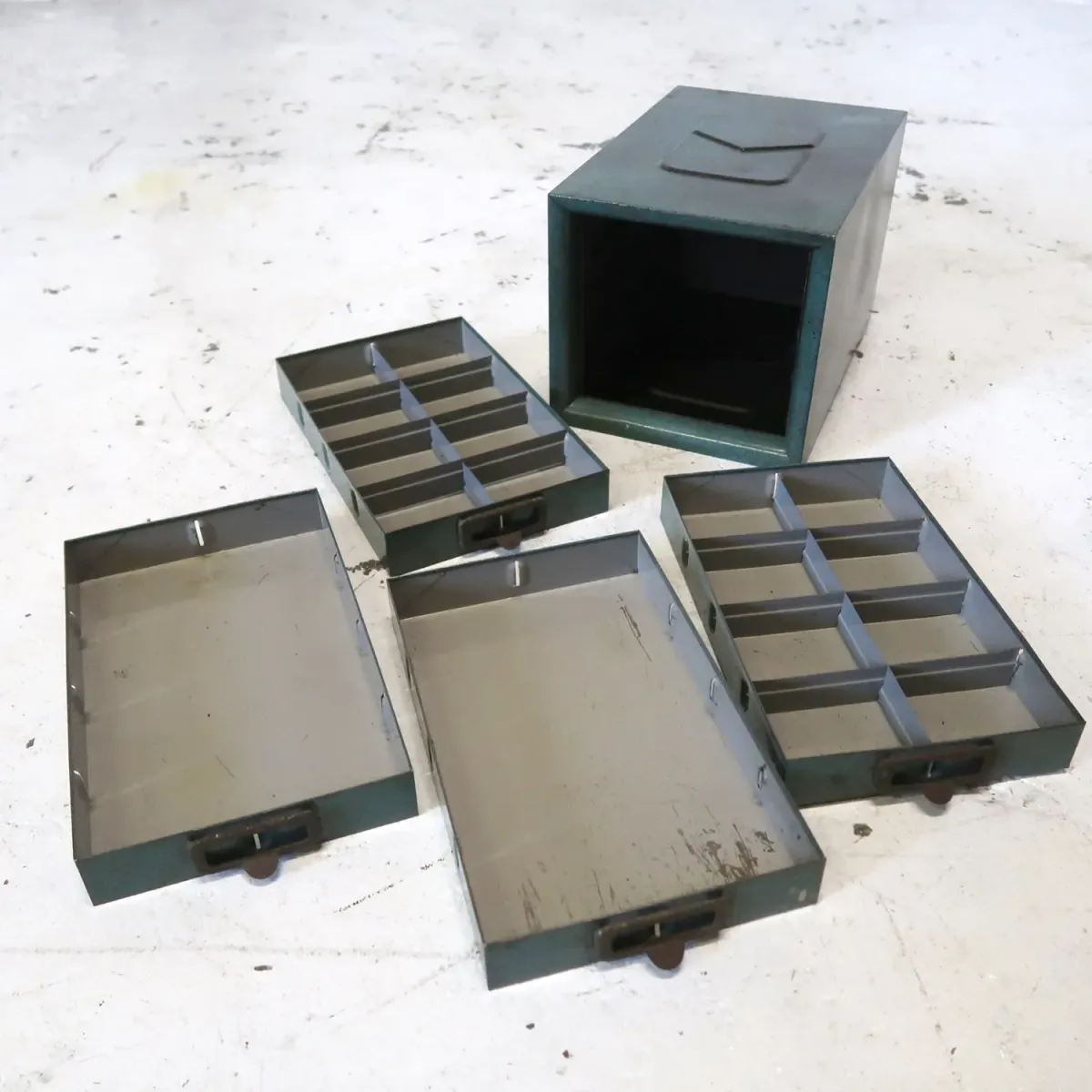 RODEO STAMPING CO. ビンテージ パーツキャビネット