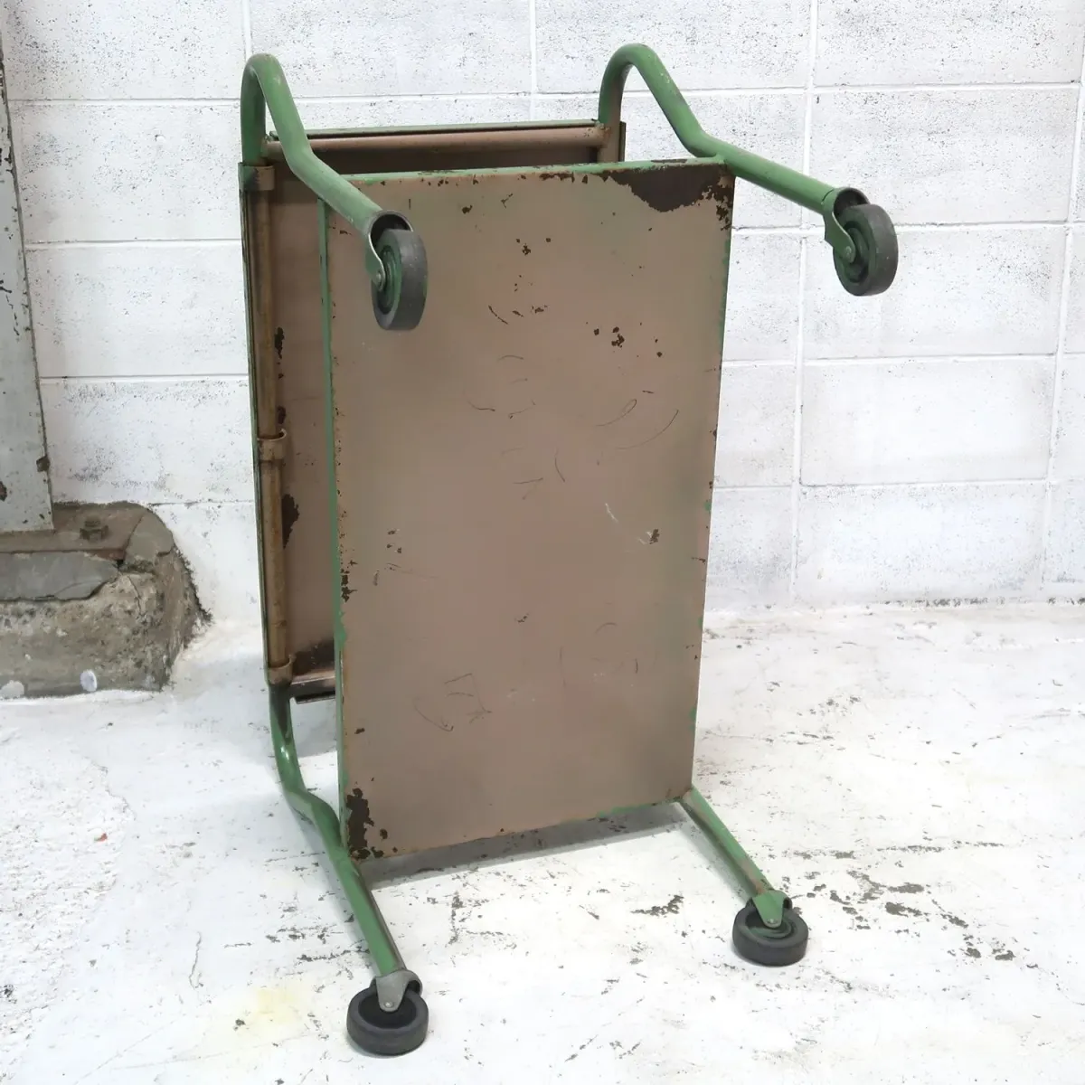 ビンテージ メタルワゴン