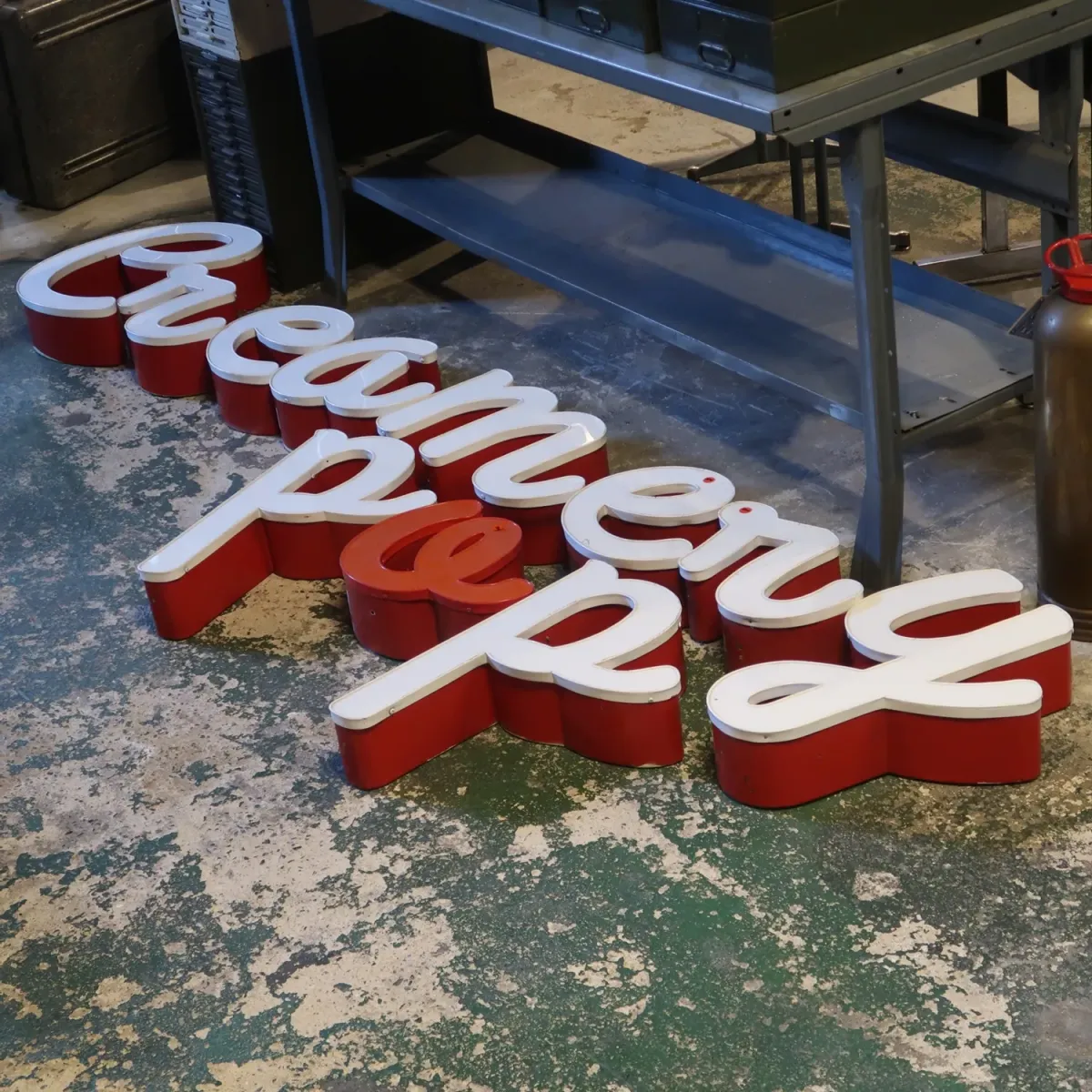 ビンテージ レターサイン C