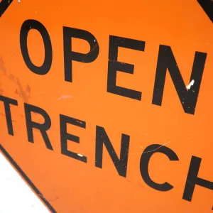 OPEN TRENCH ビンテージ ロードサイン