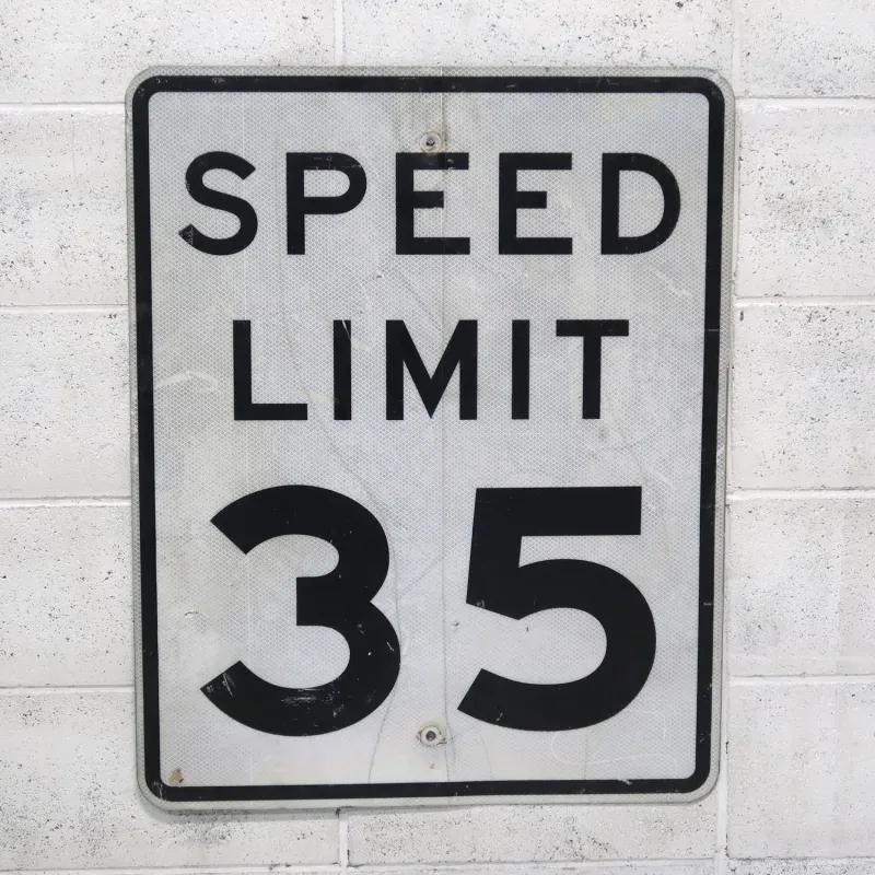 SPEED LIMIT 35 ロードサイン