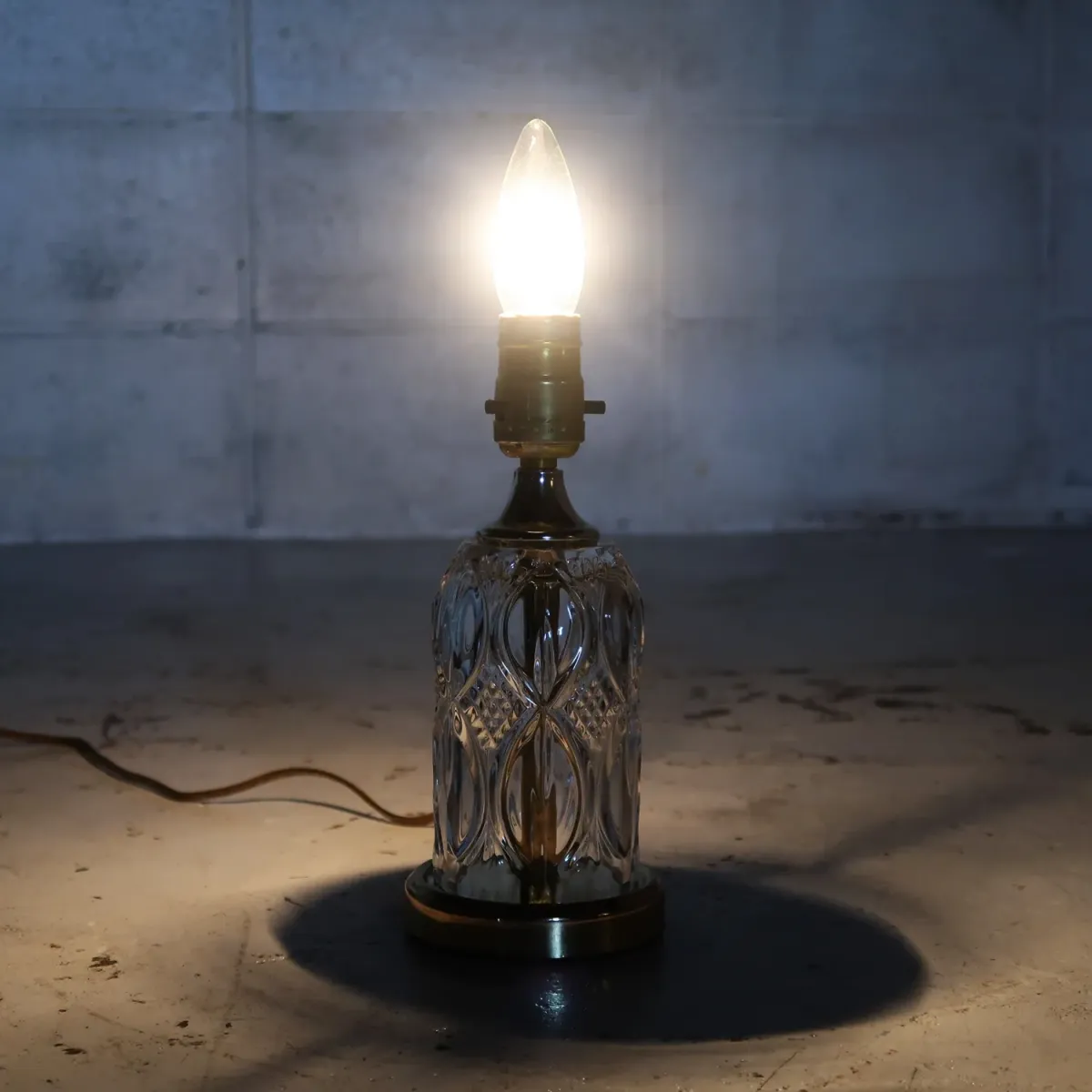 アンティーク ガラスベース テーブルランプ