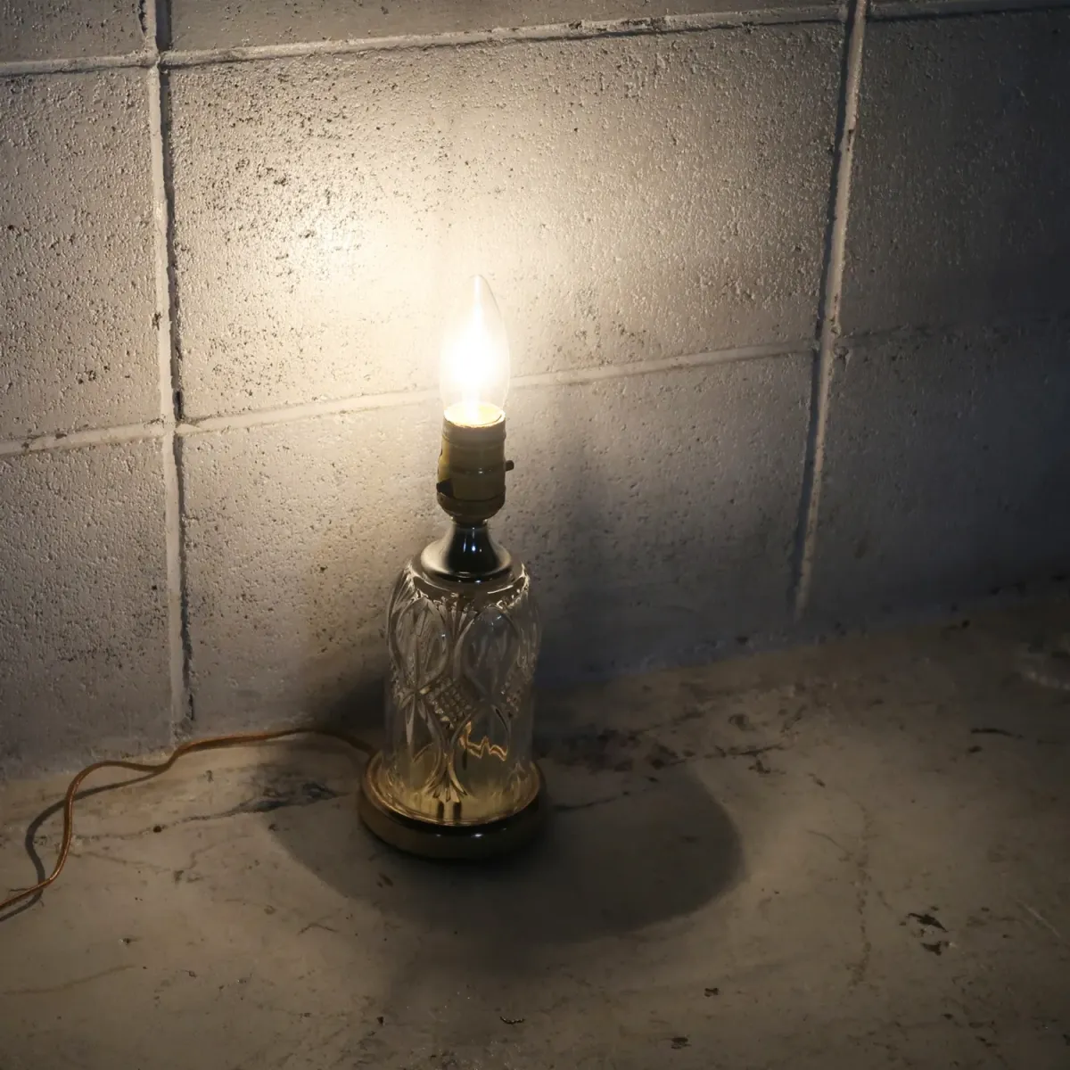 アンティーク ガラスベース テーブルランプ