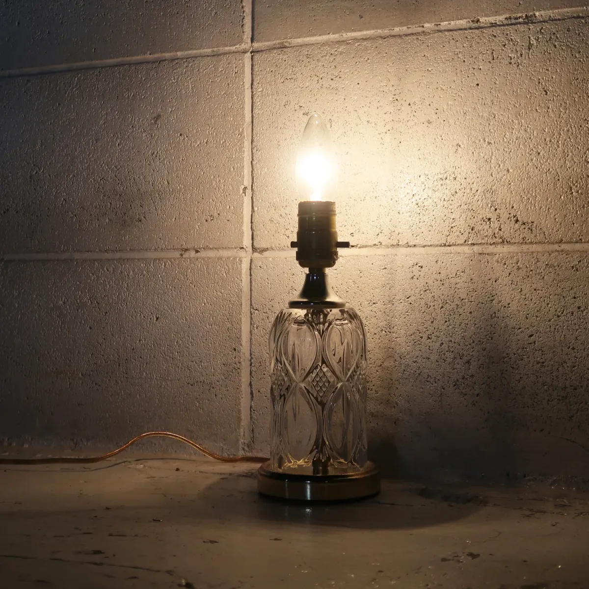 アンティーク ガラスベース テーブルランプ